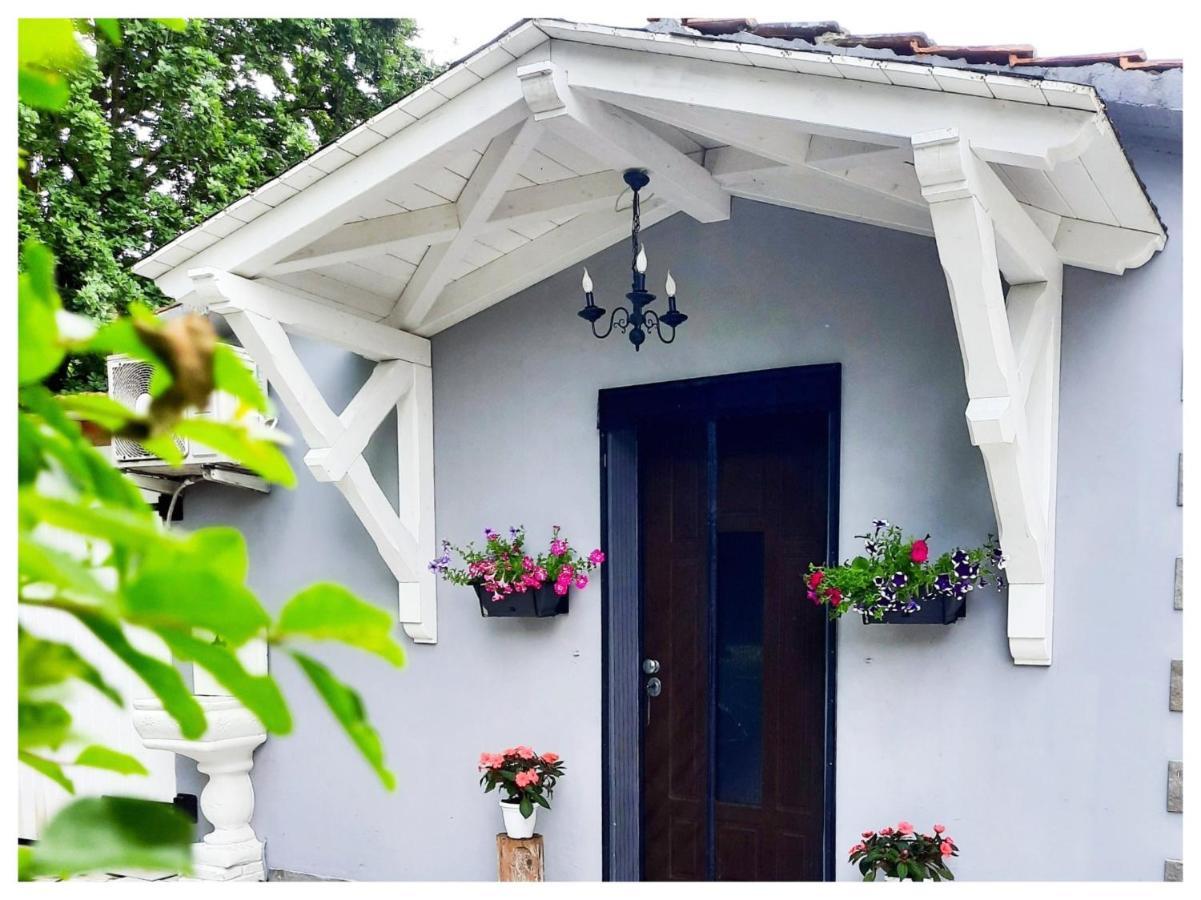 Bed and Breakfast La Casina Trecasali Екстер'єр фото